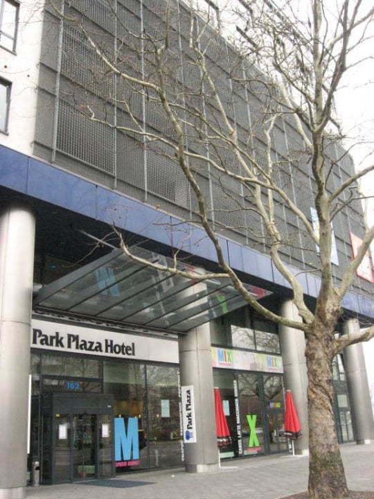 Hoteleingang Vienna House Easy Berlin