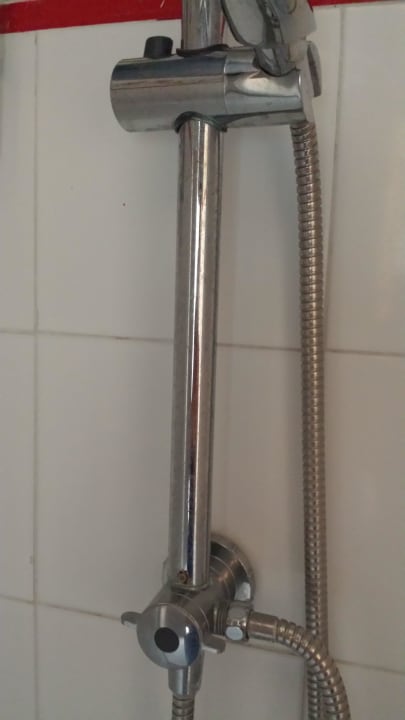 Duschstange verkalkt Ekaterini Hotel