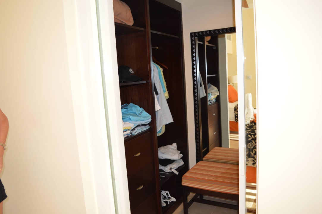 Begehbarer Kleiderschrank Hotel Playa Pesquero