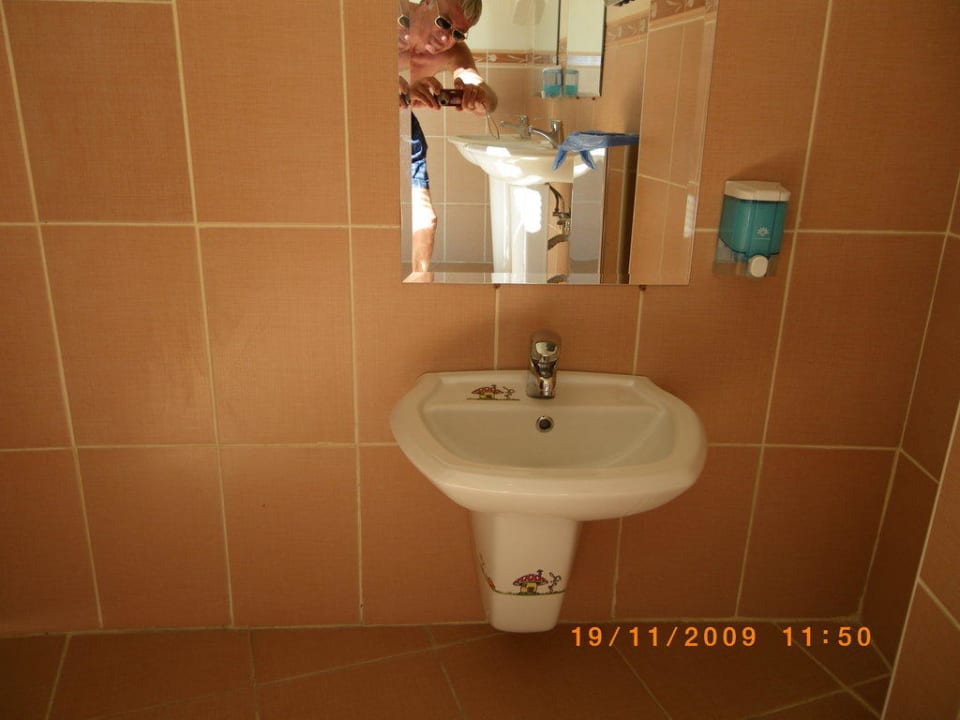 Ein extra Waschbecken für Kinder in der Aussenanlage Adalya Resort & Spa - Adults Only