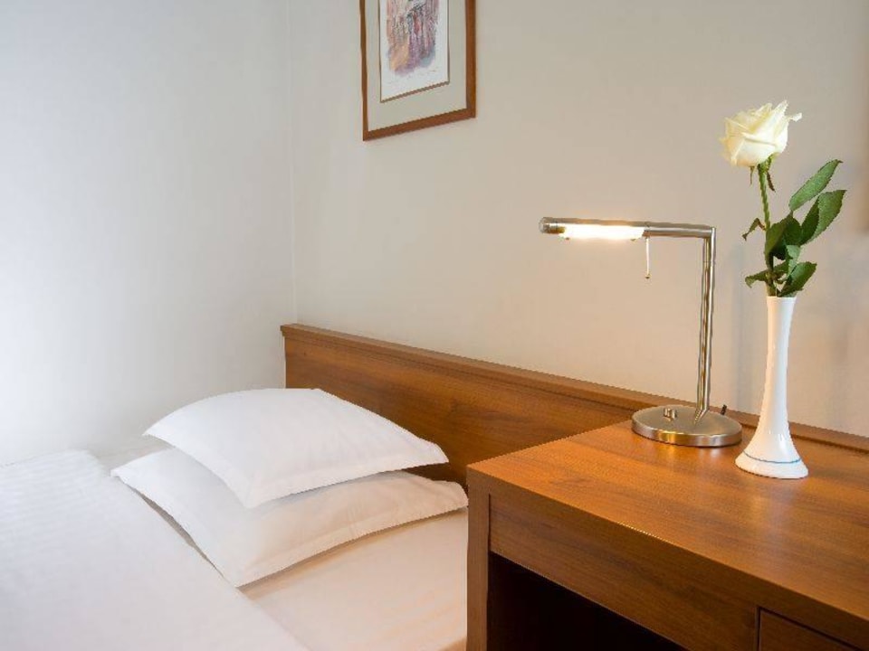 Standard single room Hotel Laguna Zagreb