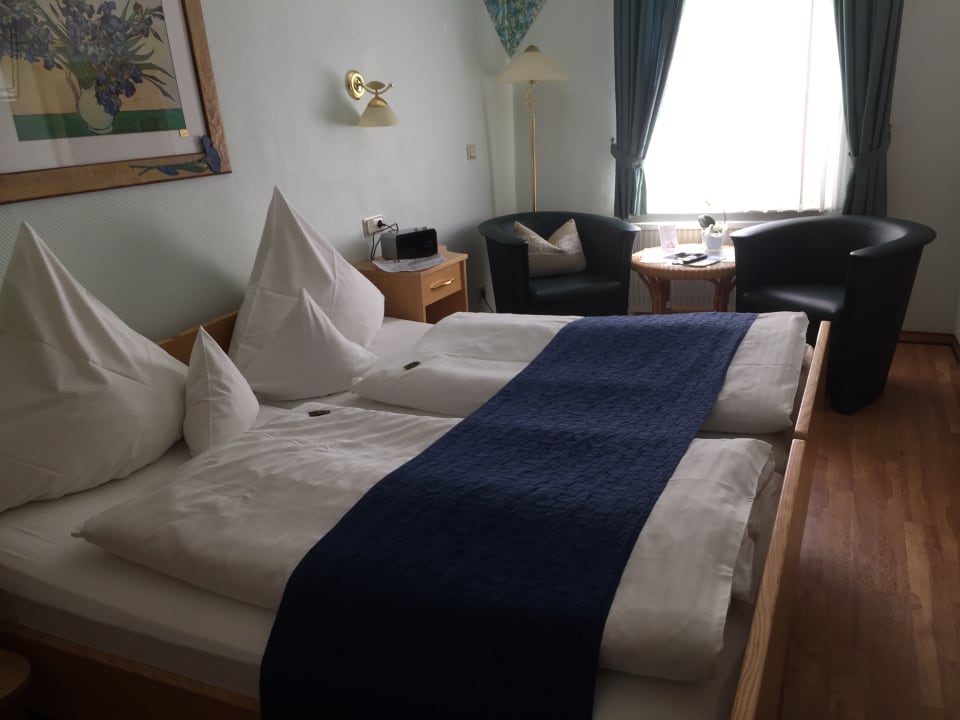 Zimmer Hotel Gast-und Weinhaus Burkard