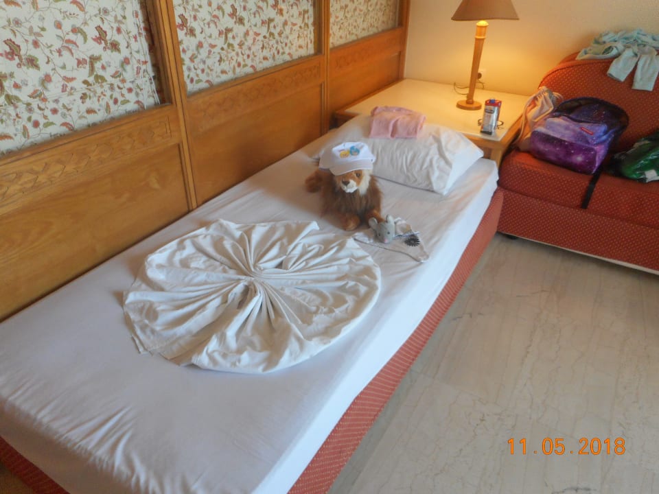 Zimmer Canvas by Mitsis Family Village