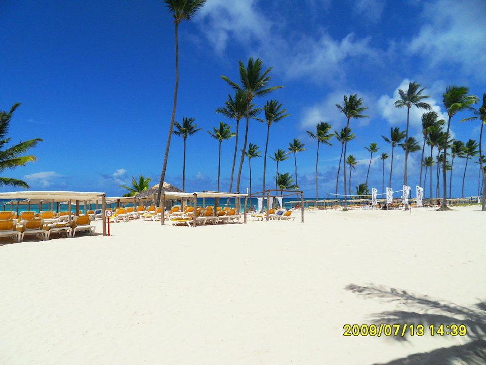 Schöner Strand mit weissem Sand Ocean Blue & Sand