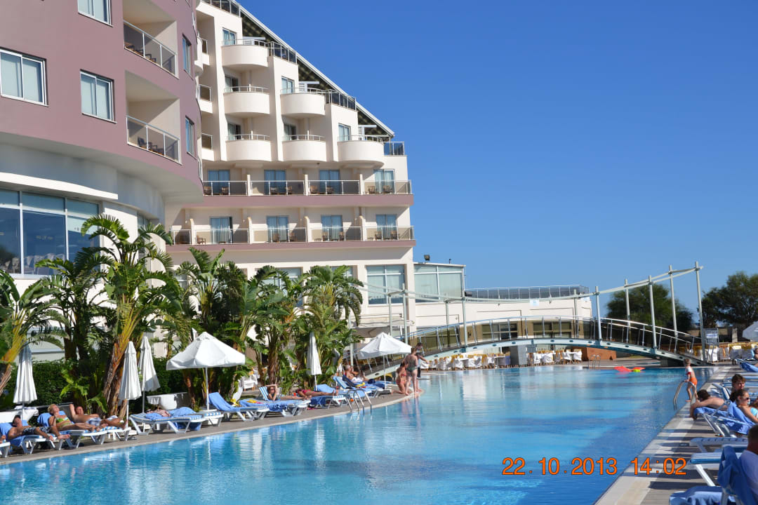 Pool Saturn Palace Resort Hotel