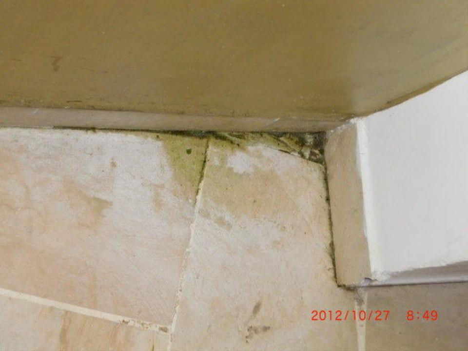 Verkrsteter Schmutz im Speiseraum Mahdia Beach & Aquapark