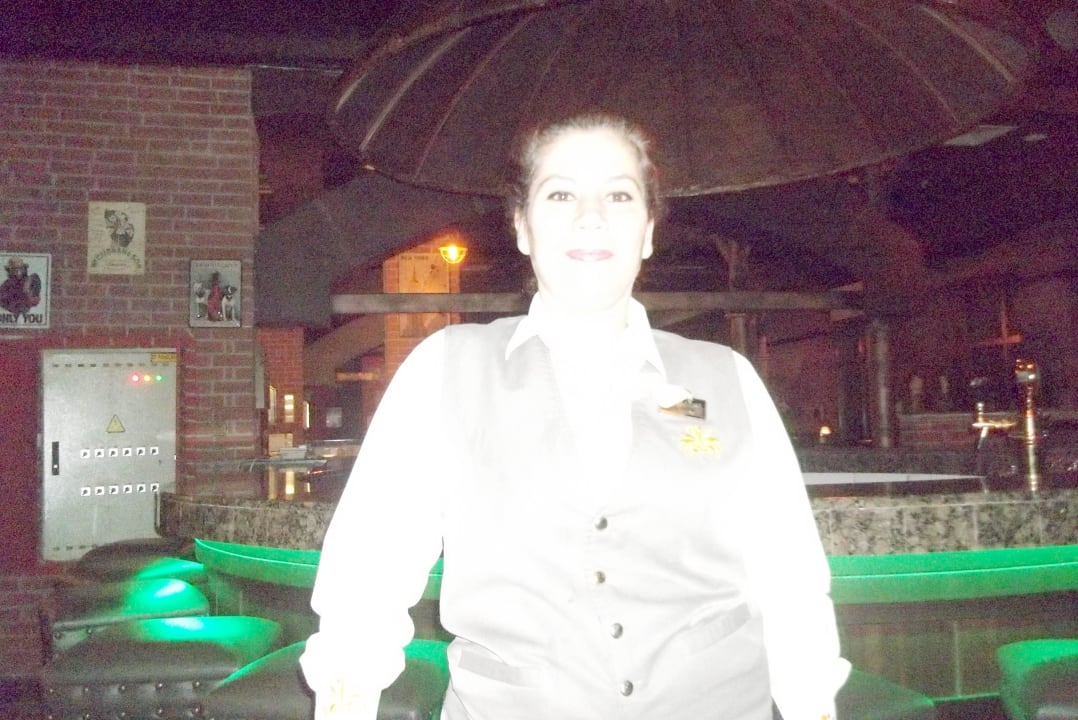 Kellnerin Kadsiye, schnell u. lieb Diamond Excellence Resort & Spa