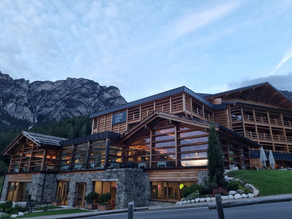 Außenansicht Cyprianerhof Dolomit Resort