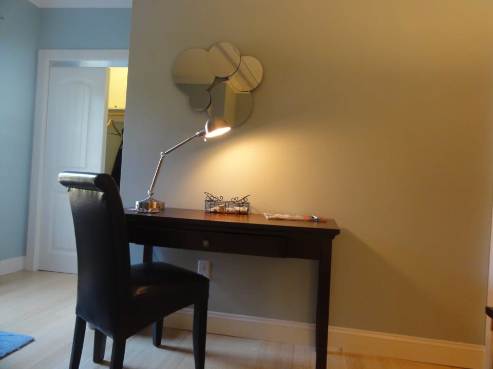 Schreibtisch im Zimmer Hotel The Nonantum Resort