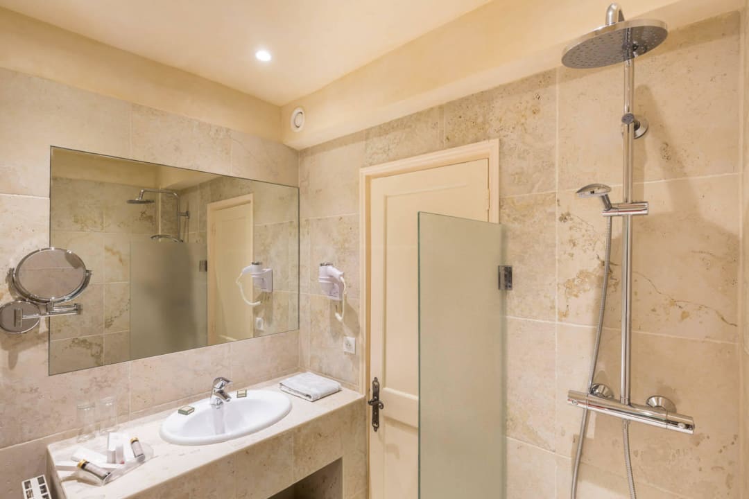 SDB DOUCHE Hotel La Bastide De Tourtour