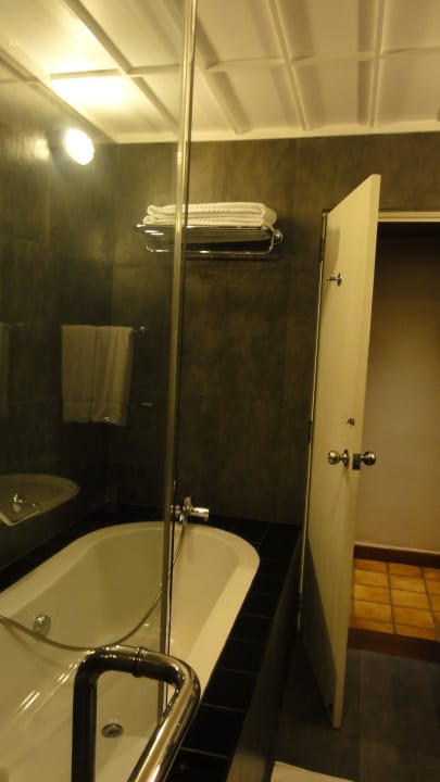 Bad Hotel Cinnamon Citadel Kandy