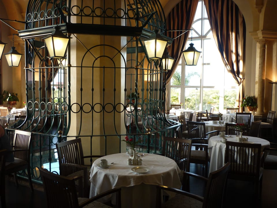 Hinterer ruhiger Speisesaal Melia Isla Canela