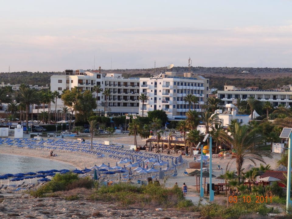 Hotel und Strand von oben Anonymous Beach Hotel