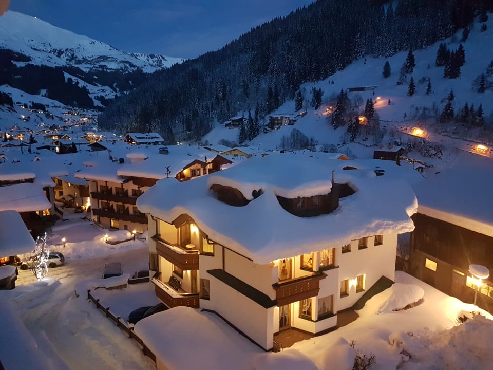 Ausblick Hotel Pension Sonnleiten - Tux