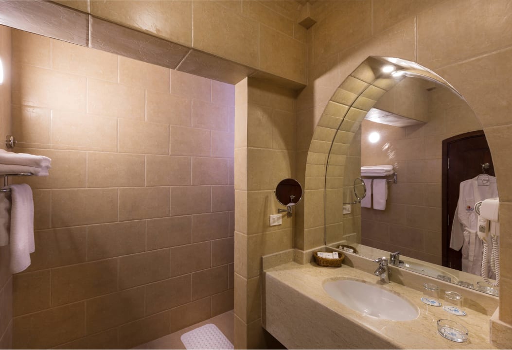 Bungalow Deluxe Bathroom Utopia Beach Club