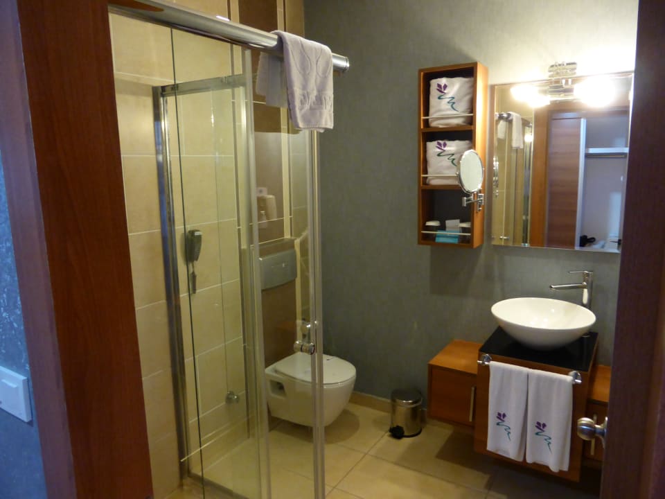 Bad mit allem was man brauch Flora Garden Beach Hotel ( 16+ Adults Only )