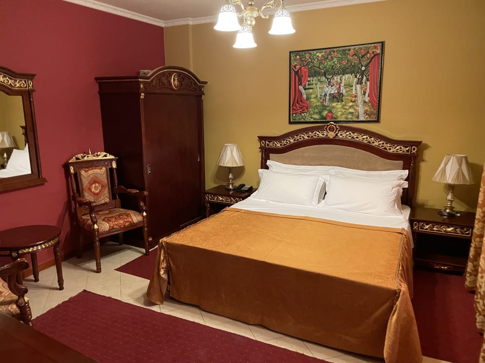 Zimmer Dinasty Hotel