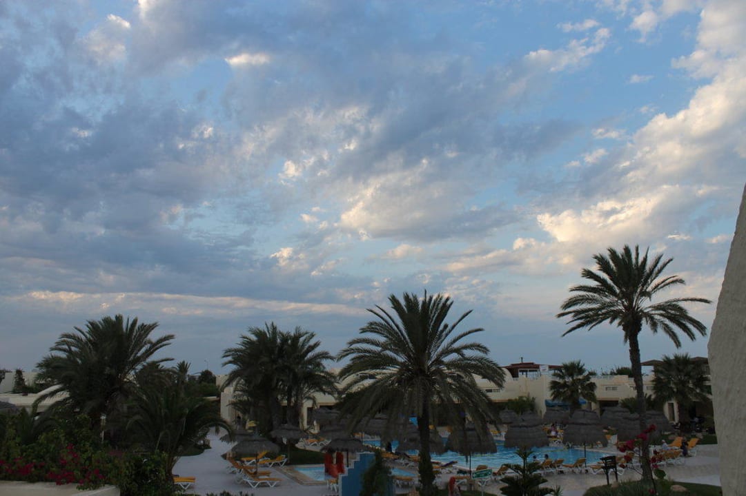 Blick in den Himmel über dem Hotel TUI MAGIC LIFE Penelope Beach