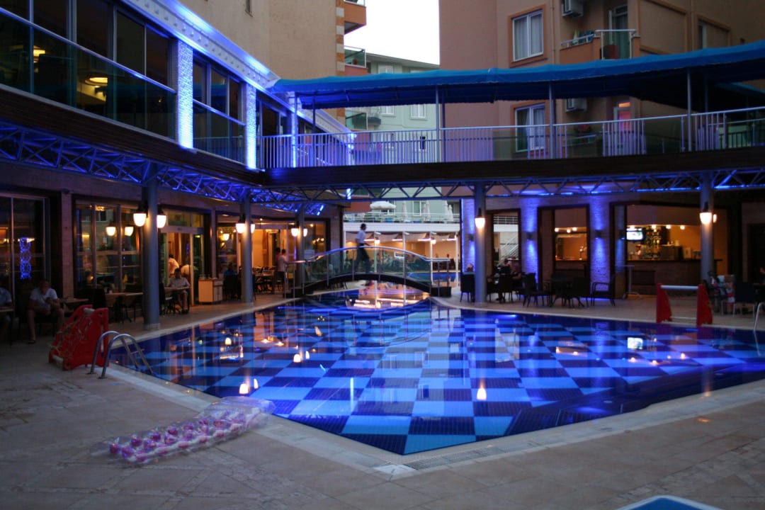 Pool Tac Premier Hotel & Spa