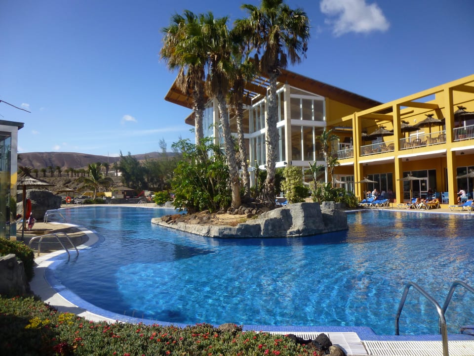 Pool mit Hotel AluaVillage Fuerteventura