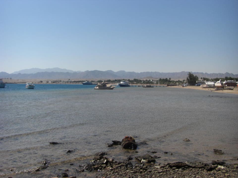 Rechts neben dem Hotel Eagles Paradise Abu Soma