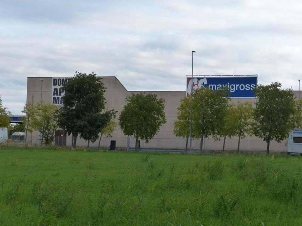 Großer Supermarkt in Sichtweite Hotel Residence Relais Du Lac