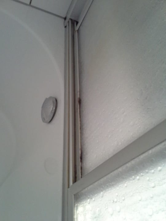 Duschabtrennung von innen Schlosshotel Bad Wilhelmshöhe Conference & Spa