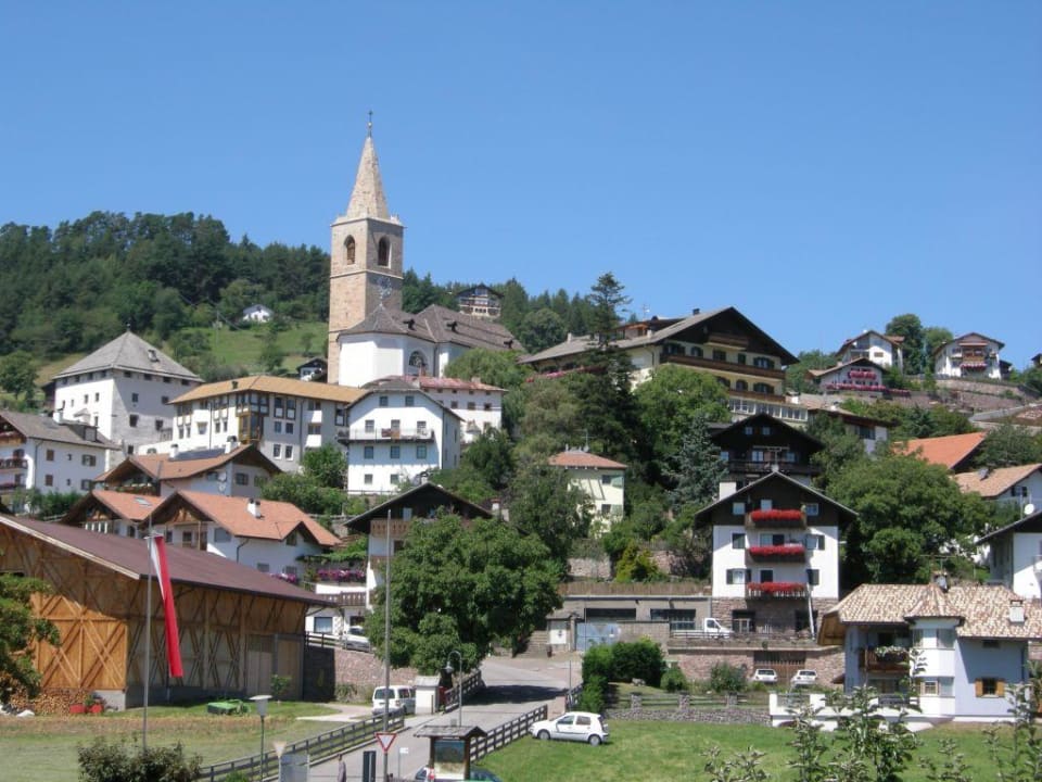 Der Ortskern von Jenesien Hotel & Gasthof zum Hirschen
