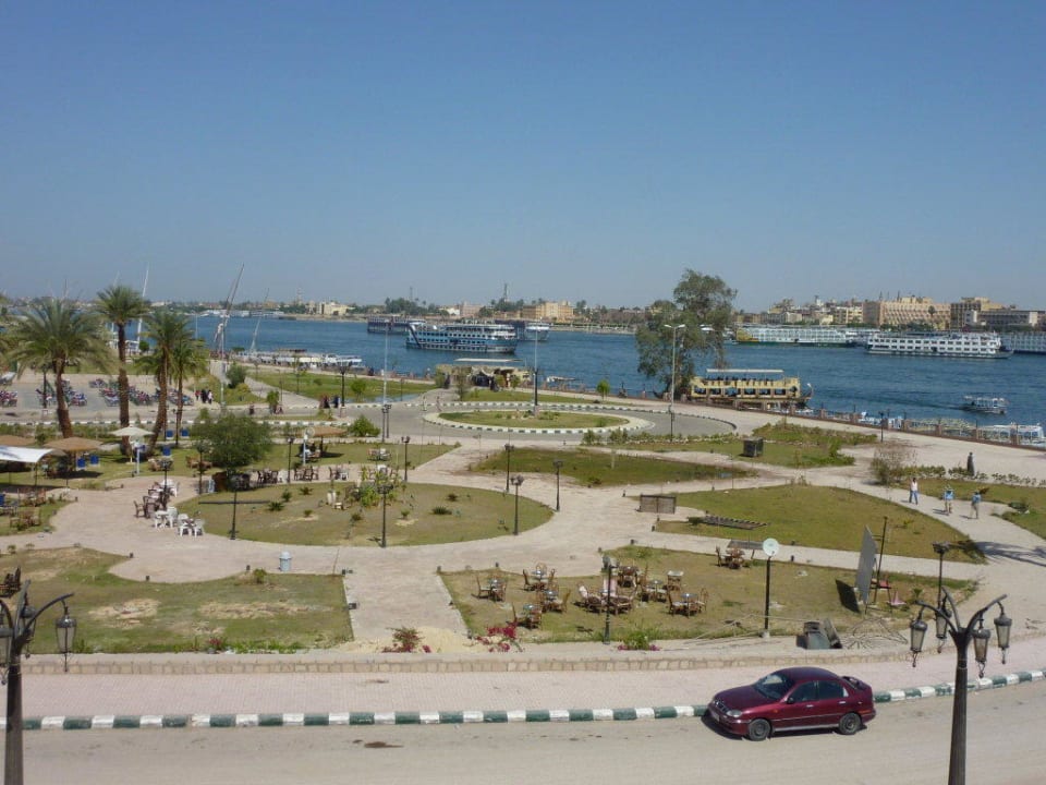Vom Zimmer Richtung Fähranleger Hotel Nile Valley
