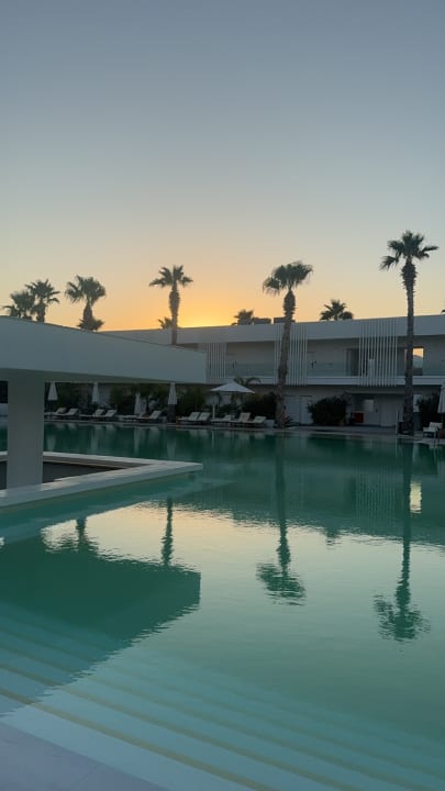 Pool White Dreams Resort & Anex