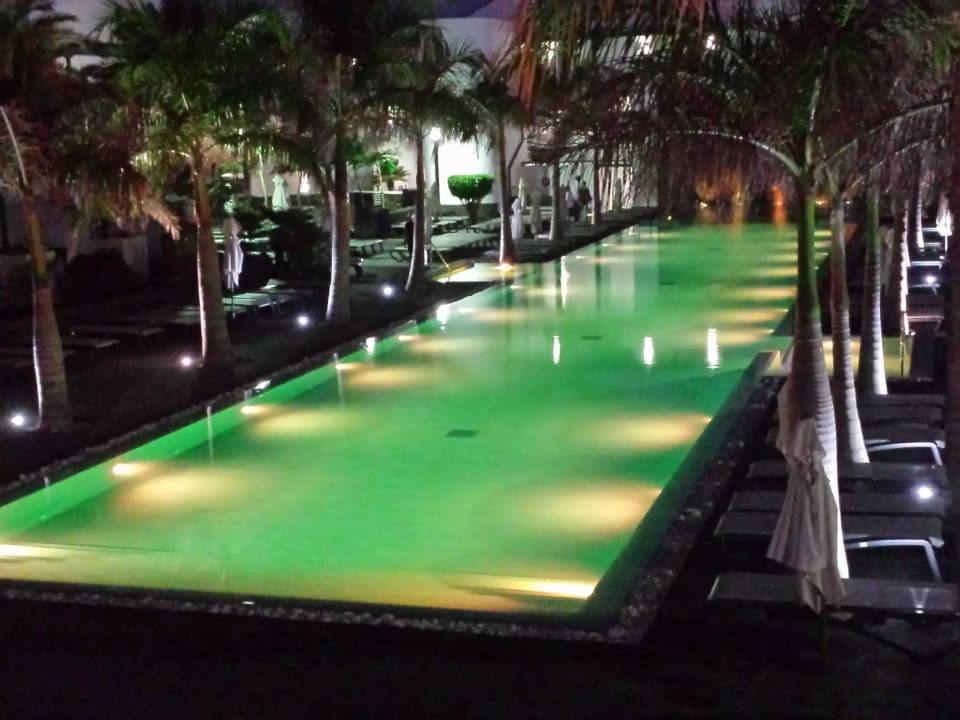 Sehr stimmungsvolle Poolbeleuchtung! Barceló Teguise Beach - Adults only