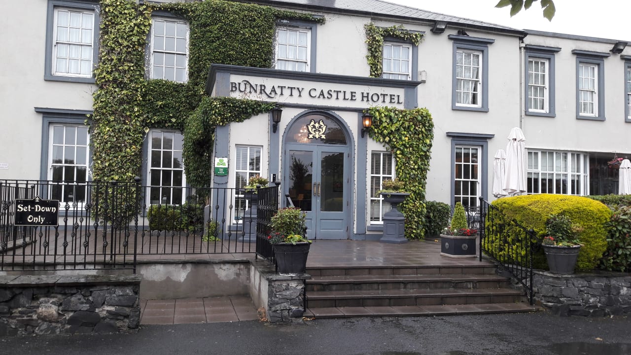 Außenansicht Bunratty Castle Hotel and Angsana Spa