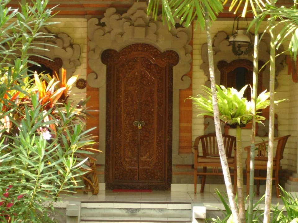 Zimmertür und Terrasse Villa Shanti Beach