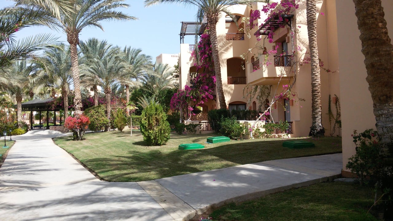 Blick in Richtung Hauptpool Steigenberger Coraya Beach - Adults only