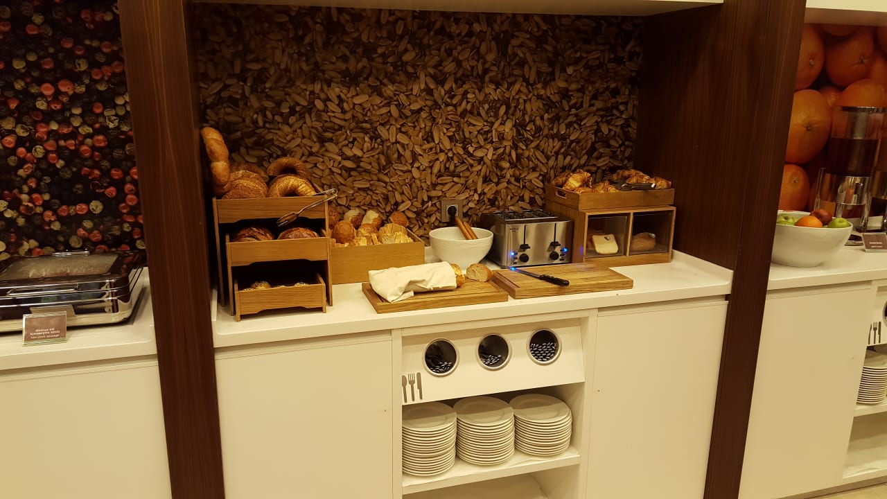 Restaurant Hampton by Hilton Istanbul Atakoy