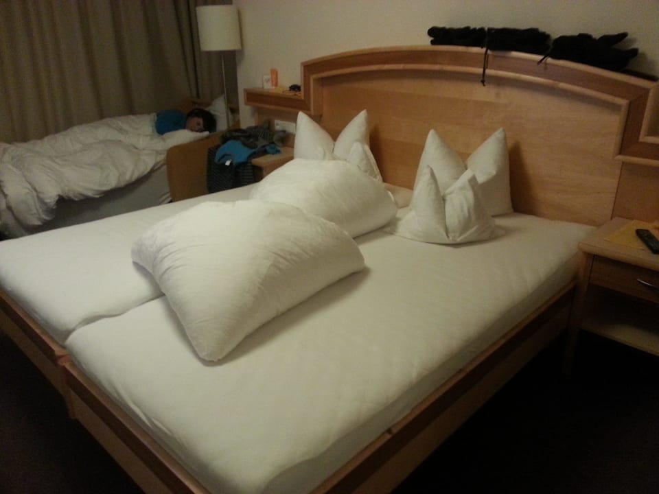 Doppelzimmer mit Zustellbett Hotel Charly