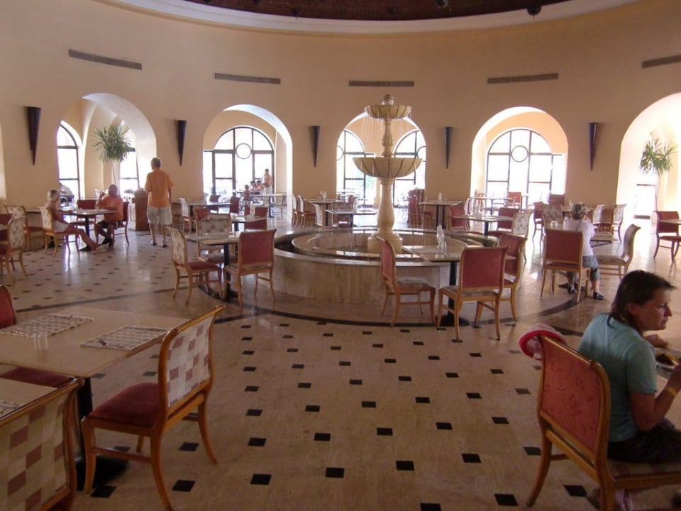 Der Dome, die blanke Massenabfertigung, Makadi Palace