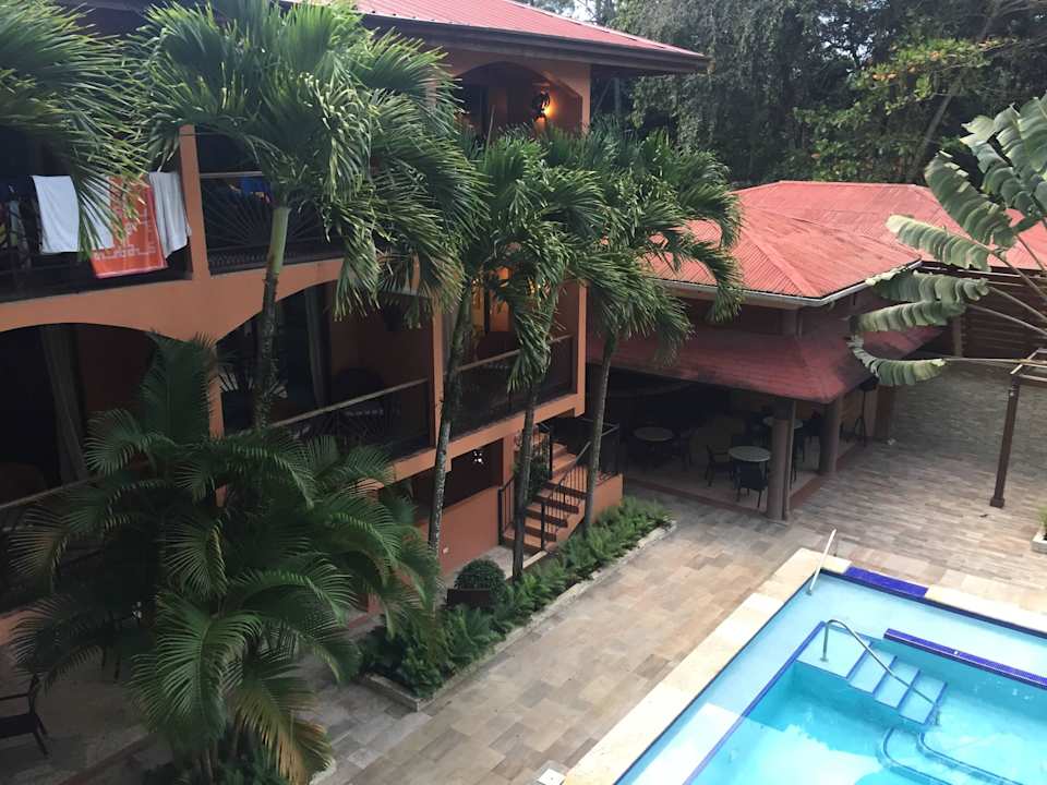 Pool/Seitengebäude Hotel Gran Jimenoa