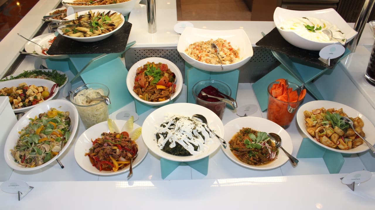 Büffet im Olea The St. Regis Saadiyat Island Resort, Abu Dhabi