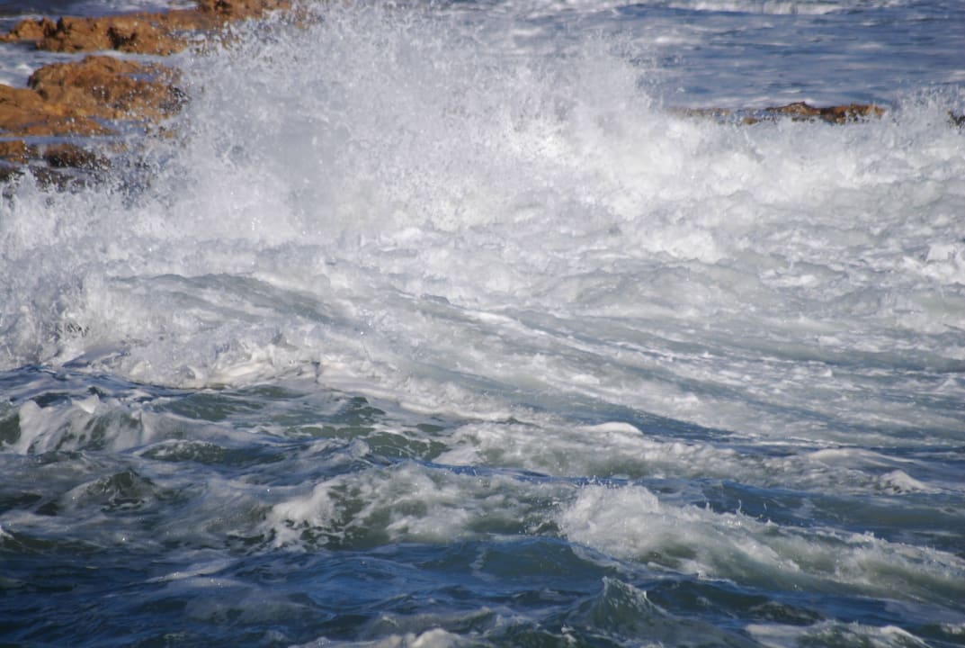 Strand Crystal Springs Beach Hotel