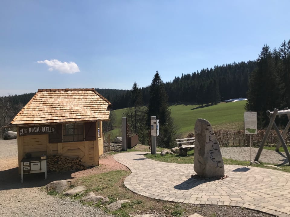 Gartenanlage Gasthaus Kolmenhof an der Donauquelle