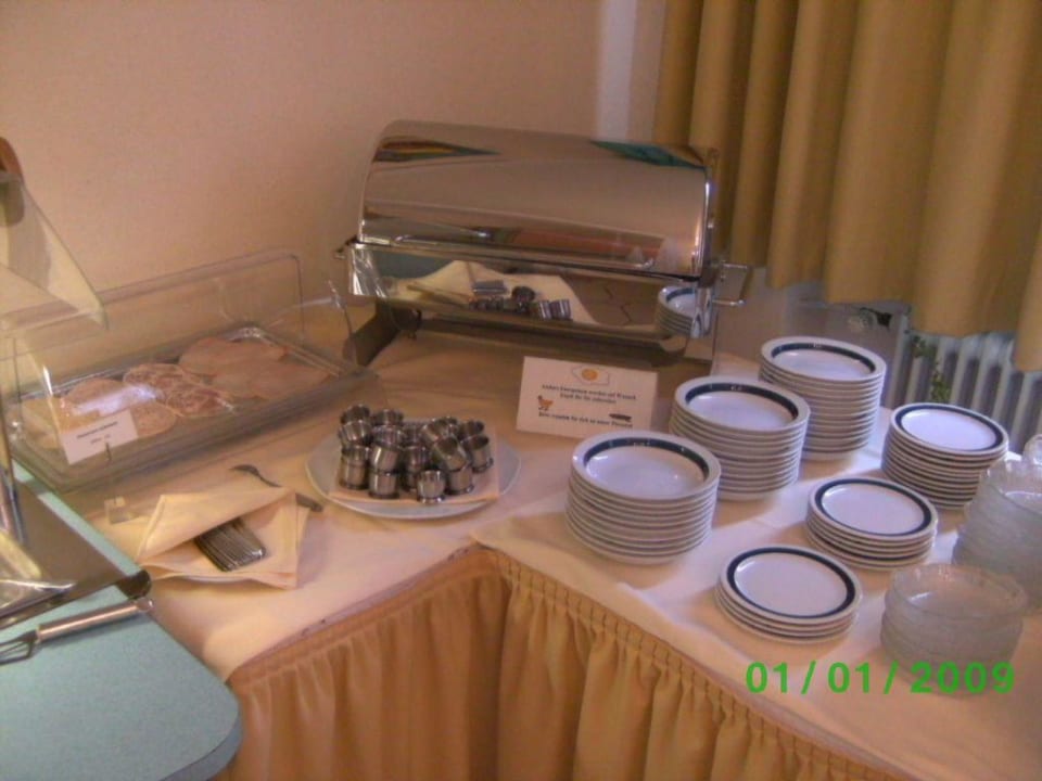 Frühstücksbuffet / Restaurant Hotel Apollo