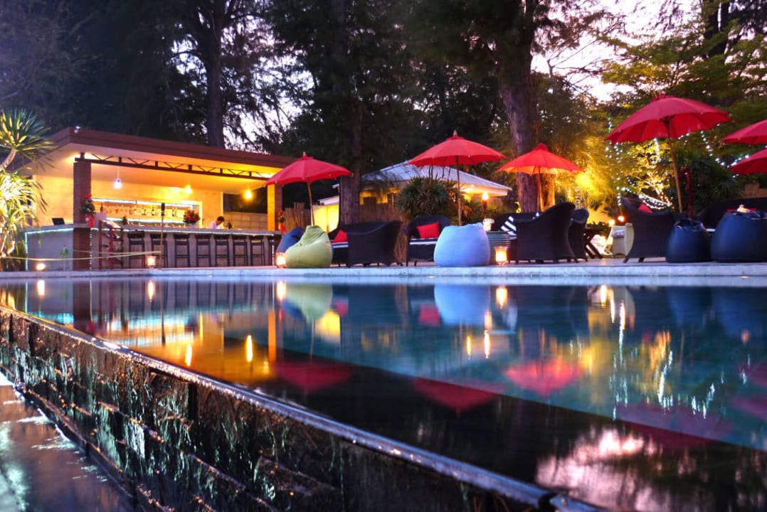 Beachfront Infinity Pool & Bar Laksasubha Hua Hin