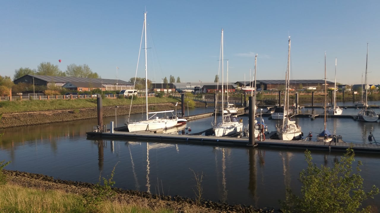 Ausblick elaya hotel hamburg finkenwerder