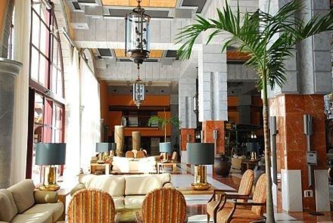 Die Hotelhalle Lopesan Costa Meloneras, Resort & Spa