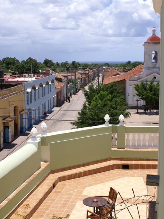 Blick von der Hotelterrasse über Trinidad Iberostar Grand Trinidad