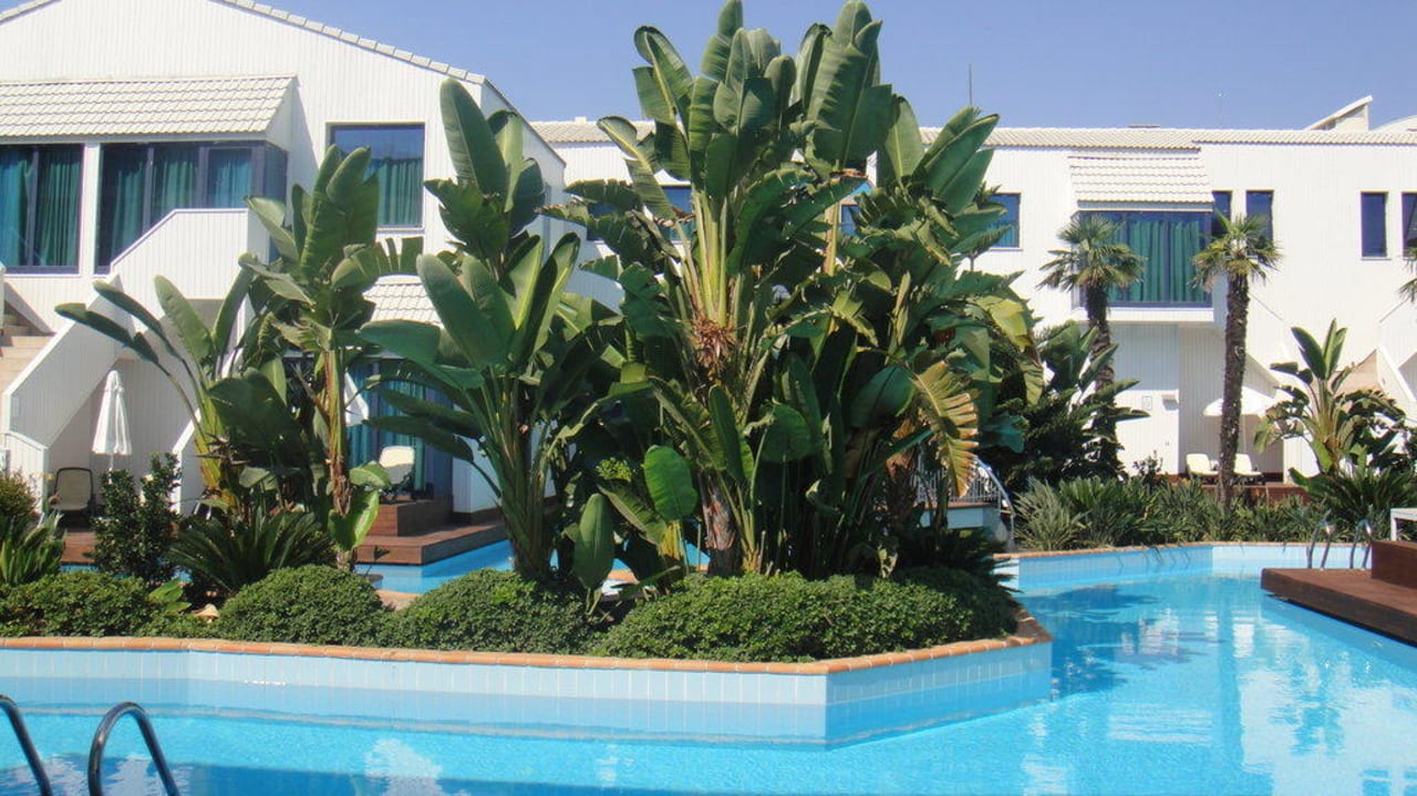 Pool Susesi Luxury Resort