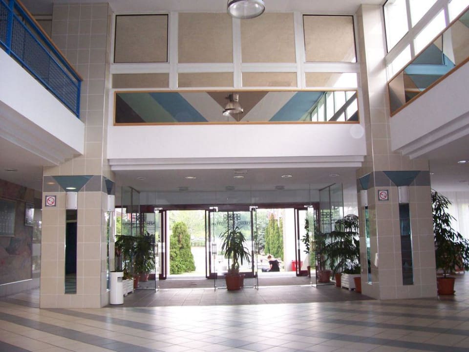 Blick auf die Eingangshalle Danubius Hotel Marina