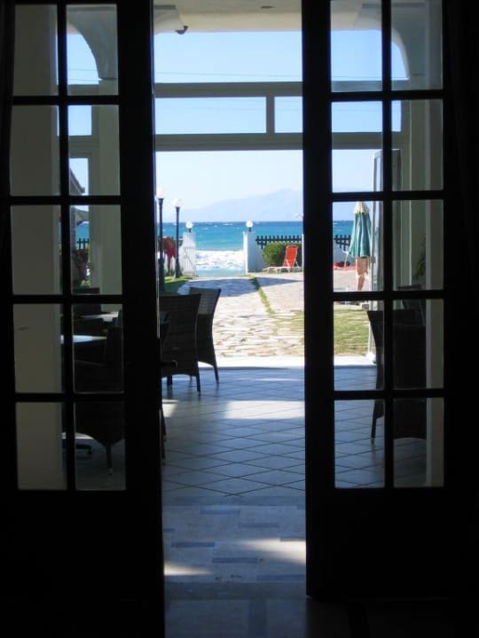 Blick von Bar zum Meer Acharavi Beach Hotel