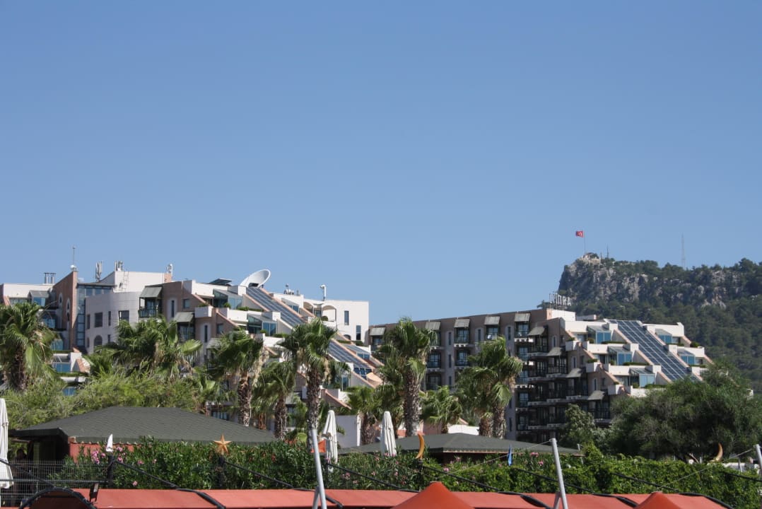 Blick auf das Hauptgebäude Limak Limra Hotel & Resort